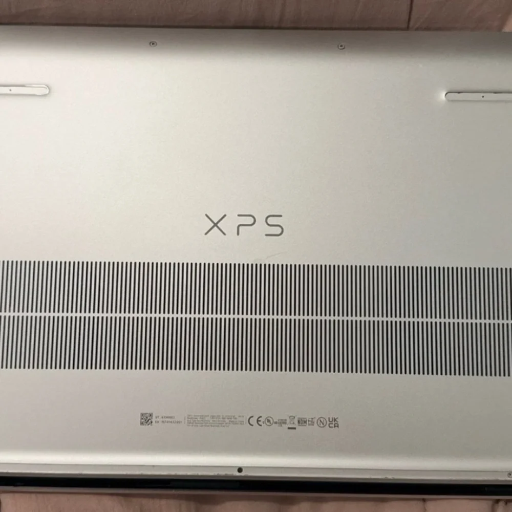 XPS 17 9700 Dell Laptop & Kate Spade Laptop Case